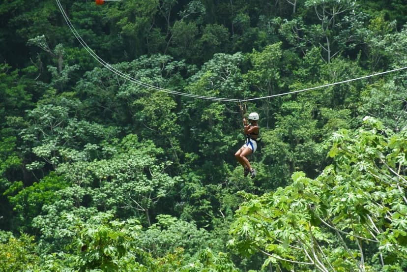 Circuito de zipline de La Hacienda Park